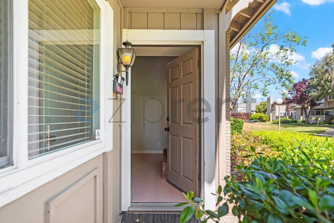 1030 Gull Ave - Photo 4 of 37