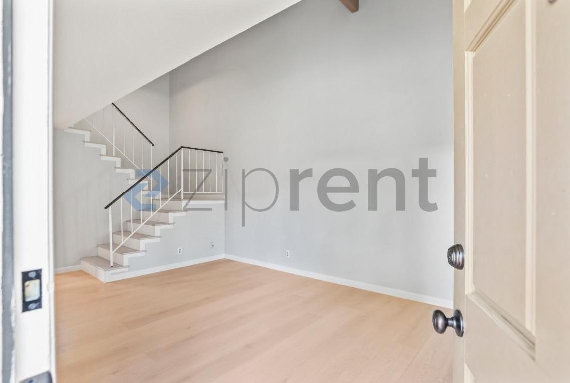 1030 Gull Ave - Photo 5 of 37