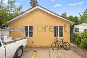 featured image of 2431 S Catalina St