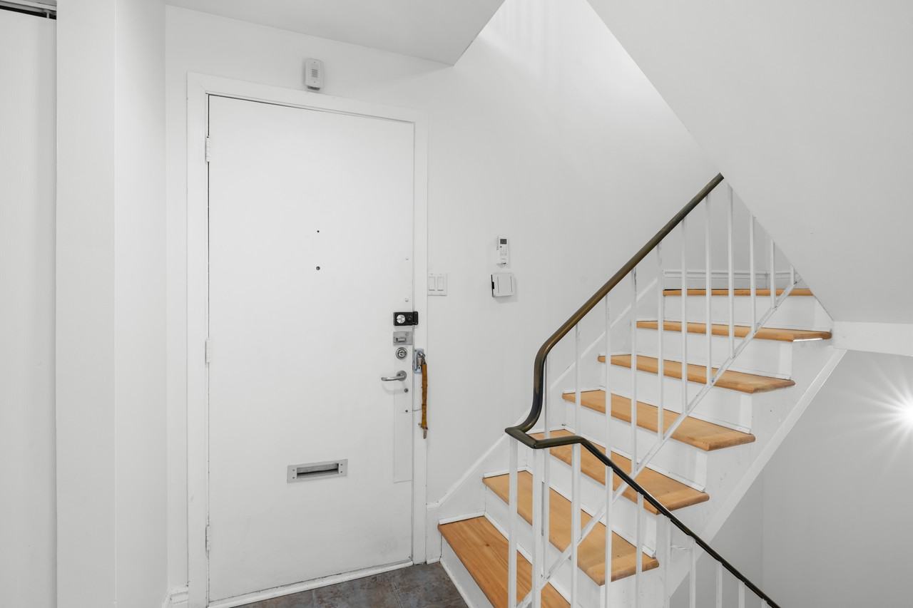 303 Rue Hyman - Photo 2 of 15