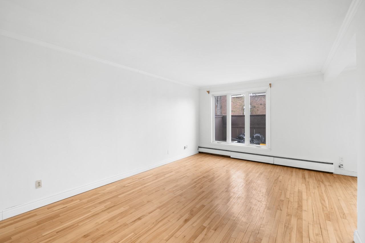 303 Rue Hyman - Photo 4 of 15