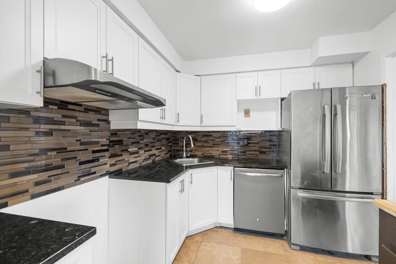 303 Rue Hyman - Photo 6 of 15