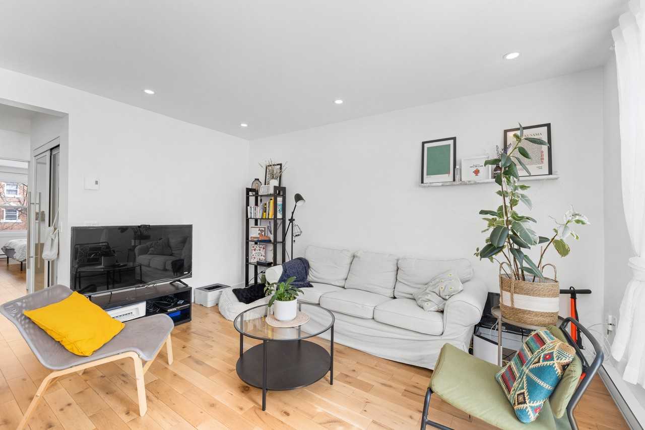 5180 Rue St-Hubert, app. 4 - Photo 2 of 10