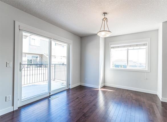 Beautiful Corner Townhome | 3 Bed 3 Bath | Secord - Photo 5 of 21