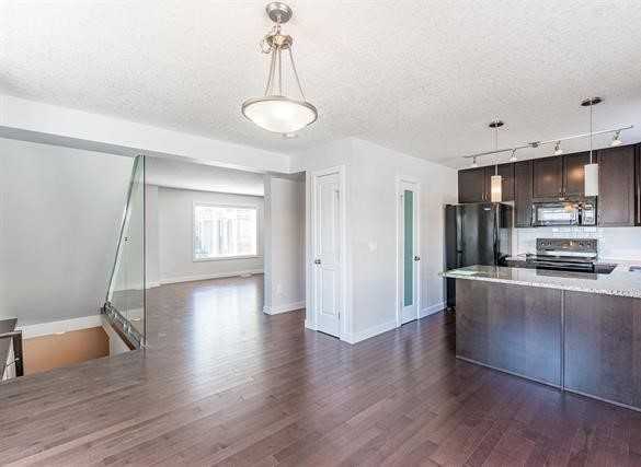 Beautiful Corner Townhome | 3 Bed 3 Bath | Secord - Photo 7 of 21
