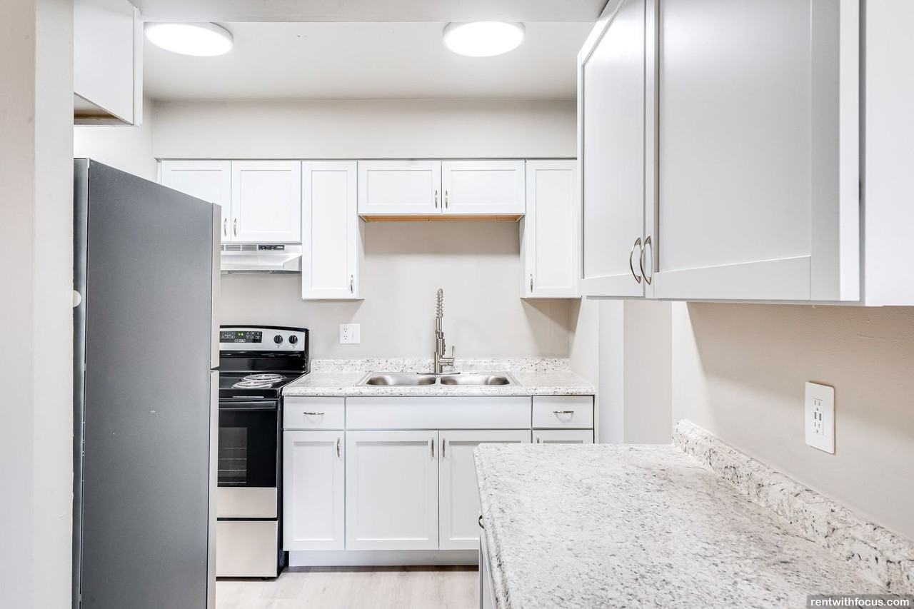 EVERGREEN PLACE - Photo 2 of 22