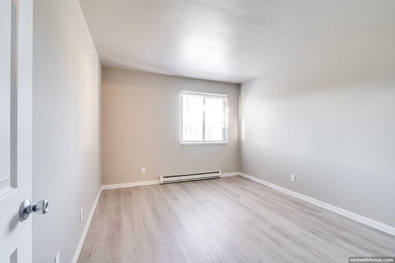 EVERGREEN PLACE - Photo 7 of 22