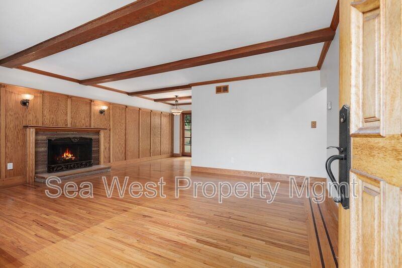 910 San Dieguito Dr - Photo 7 of 41