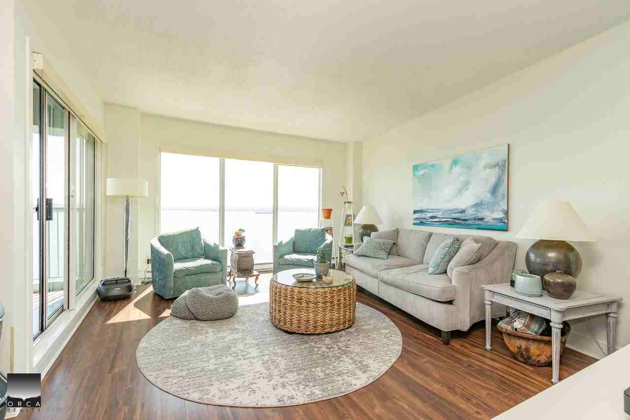 2120 Argyle Ave - Photo 2 of 23