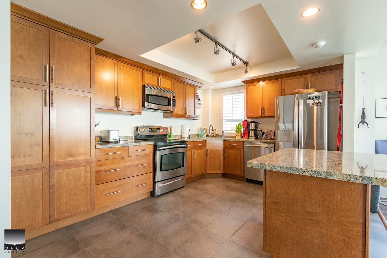 2120 Argyle Ave - Photo 3 of 23