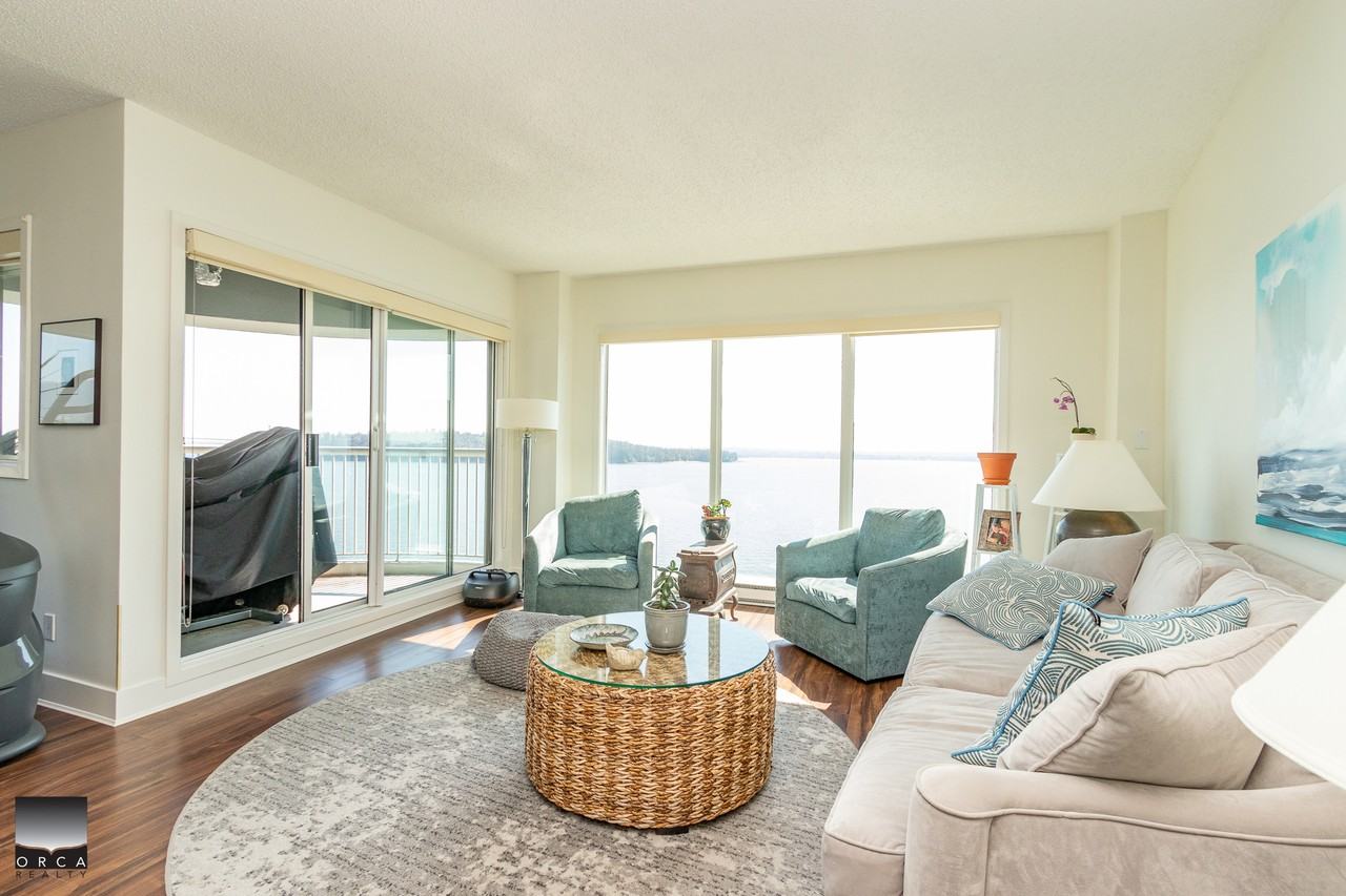 2120 Argyle Ave - Photo 4 of 23