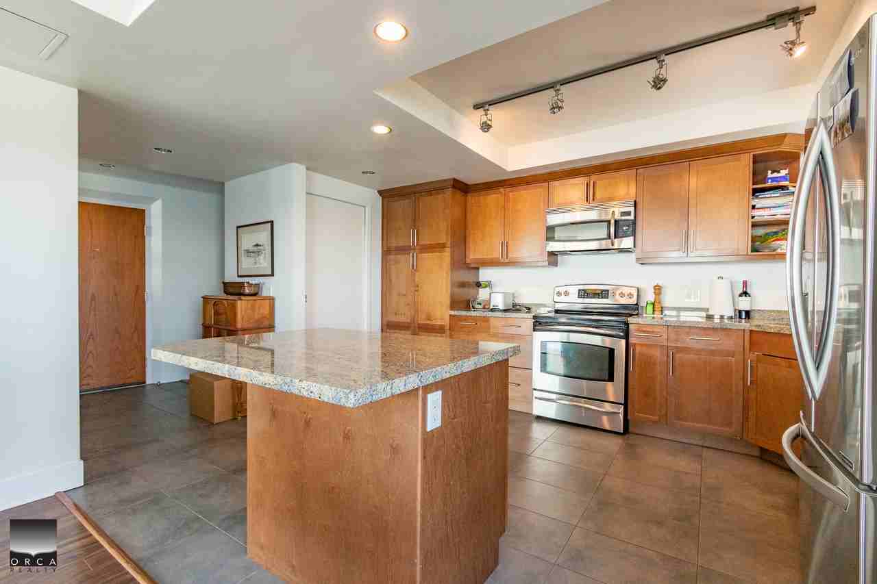 2120 Argyle Ave - Photo 5 of 23