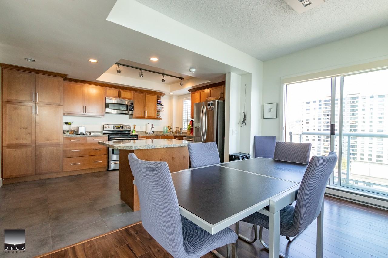 2120 Argyle Ave - Photo 6 of 23