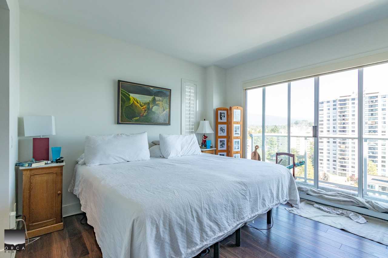 2120 Argyle Ave - Photo 7 of 23