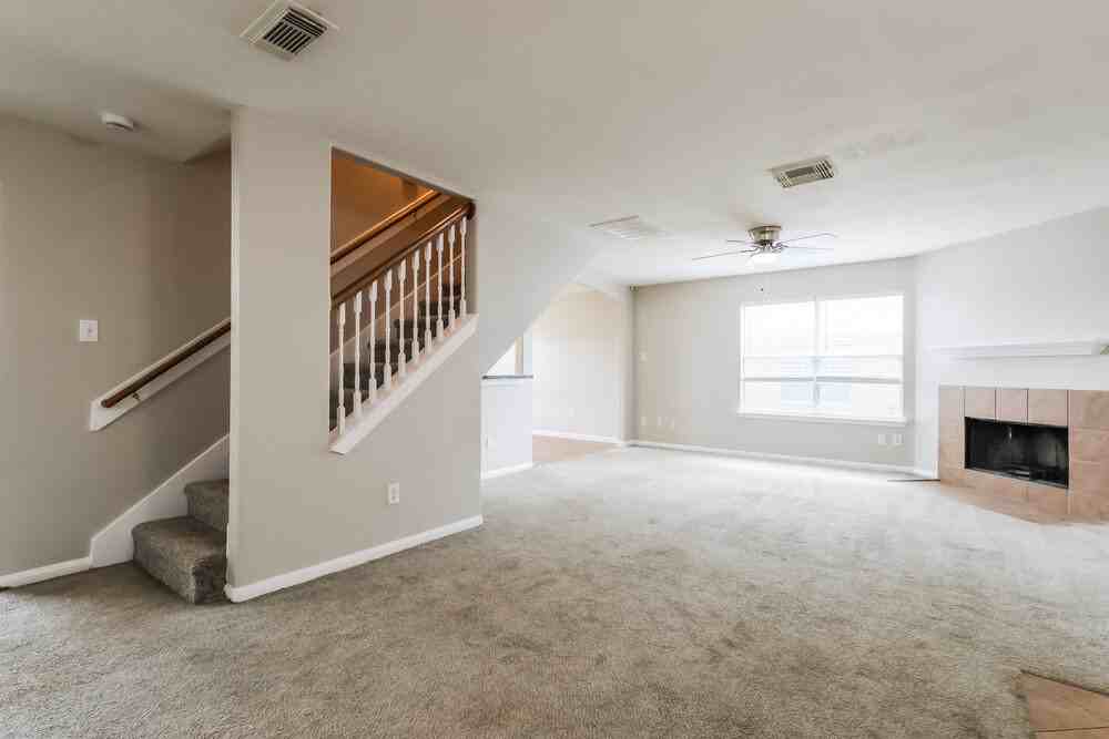 25306 Barmby Dr - Photo 4 of 17
