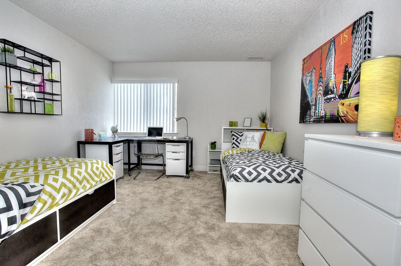 1255 University Avenue - Photo 3 of 14