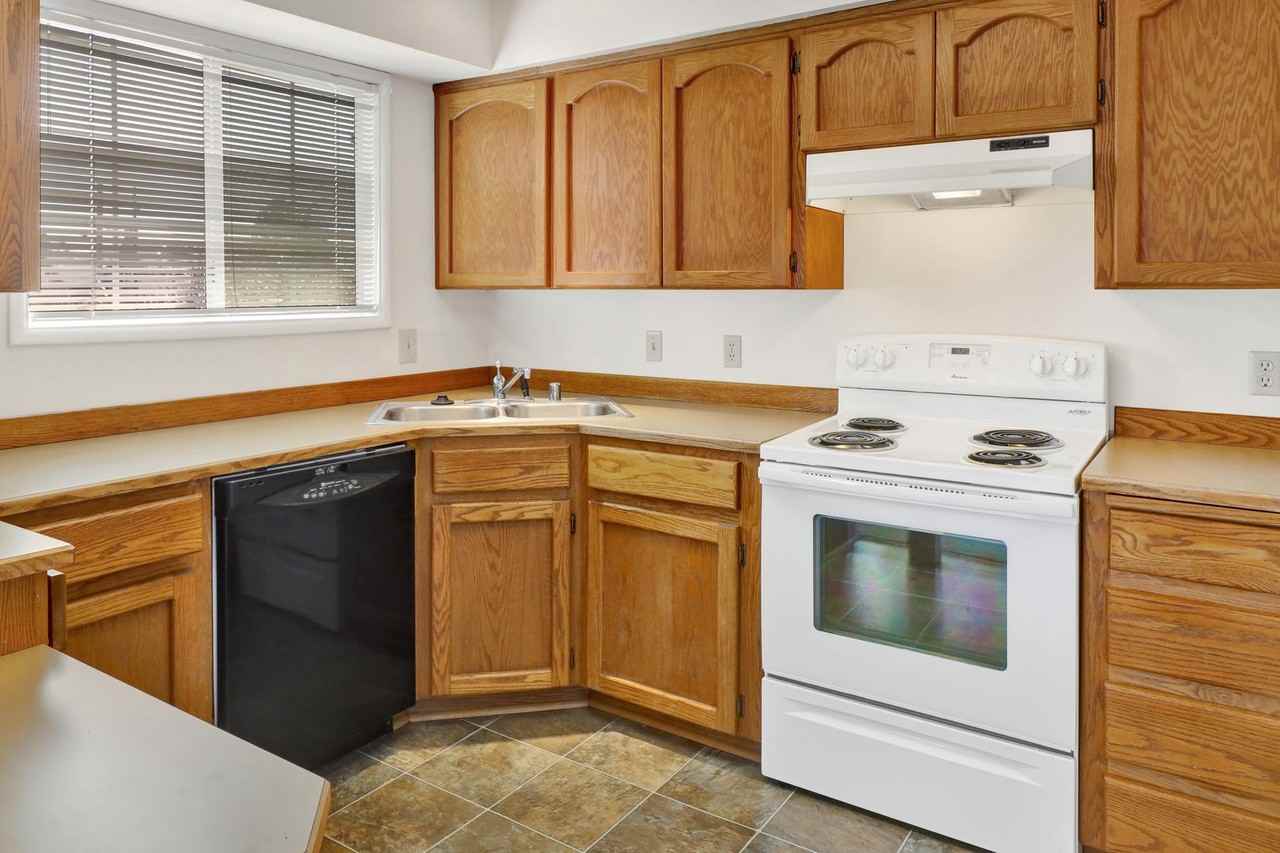 Heather Square - Photo 7 of 31