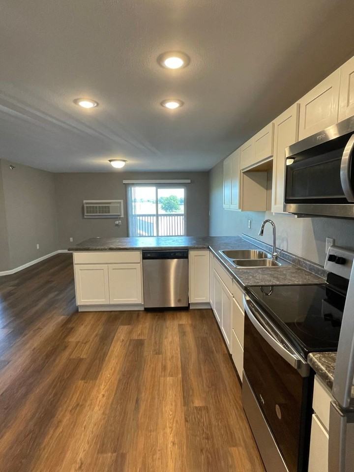 Lakeview Apartments - Photo 2 of 22