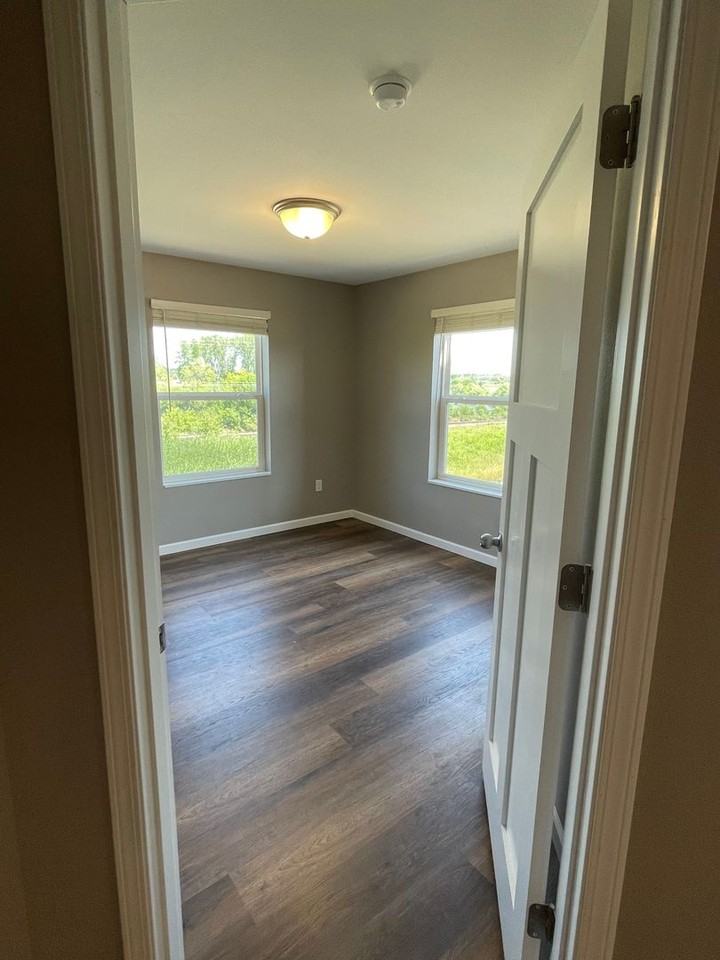 Lakeview Apartments - Photo 7 of 22