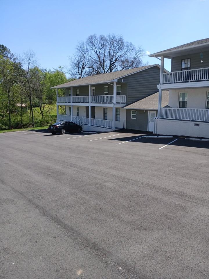 Riverview Apartments - Photo 6 of 8