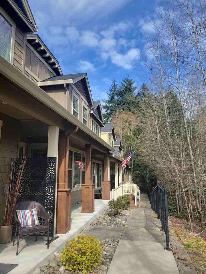 7105 Monroe Ln Ne - Photo 3 of 48