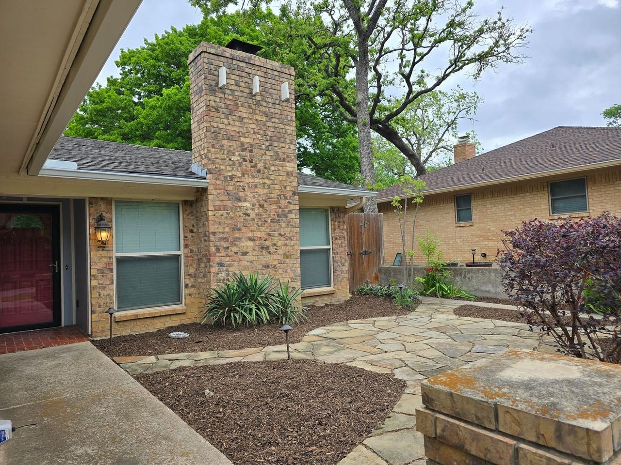 2822 Oak Forest Dr - Photo 3 of 41