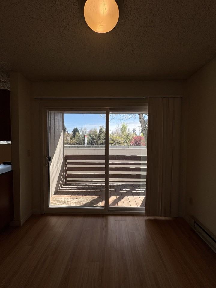 5910 Southeast 41st Avenue #2 - Photo 7 of 14