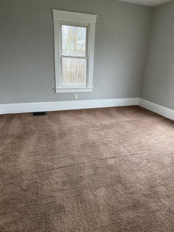 1801 3rd St Se - Photo 5 of 13