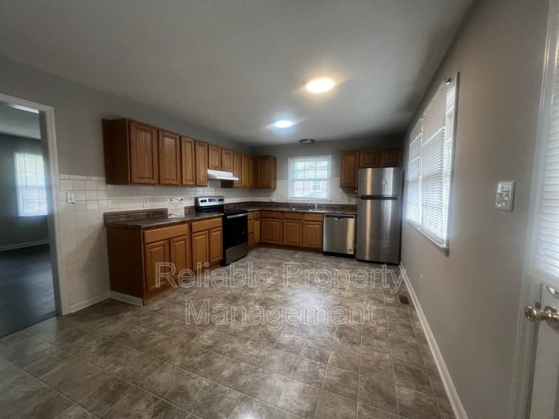 511 Buck Branch Dr - Photo 2 of 13