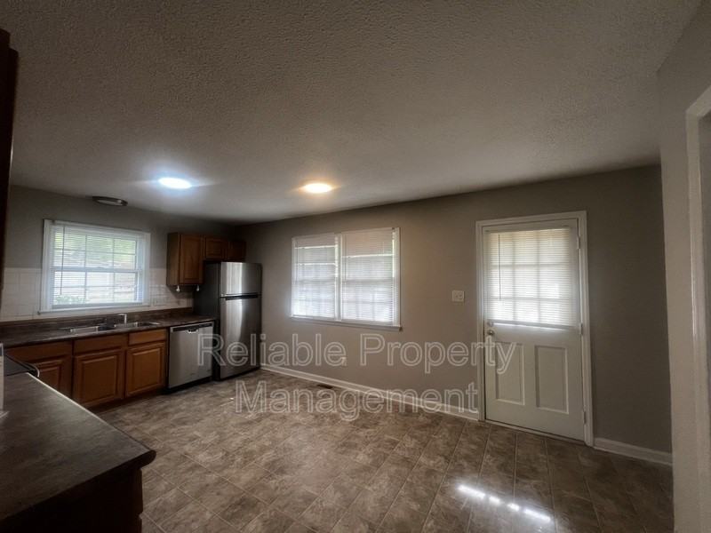 511 Buck Branch Dr - Photo 4 of 13