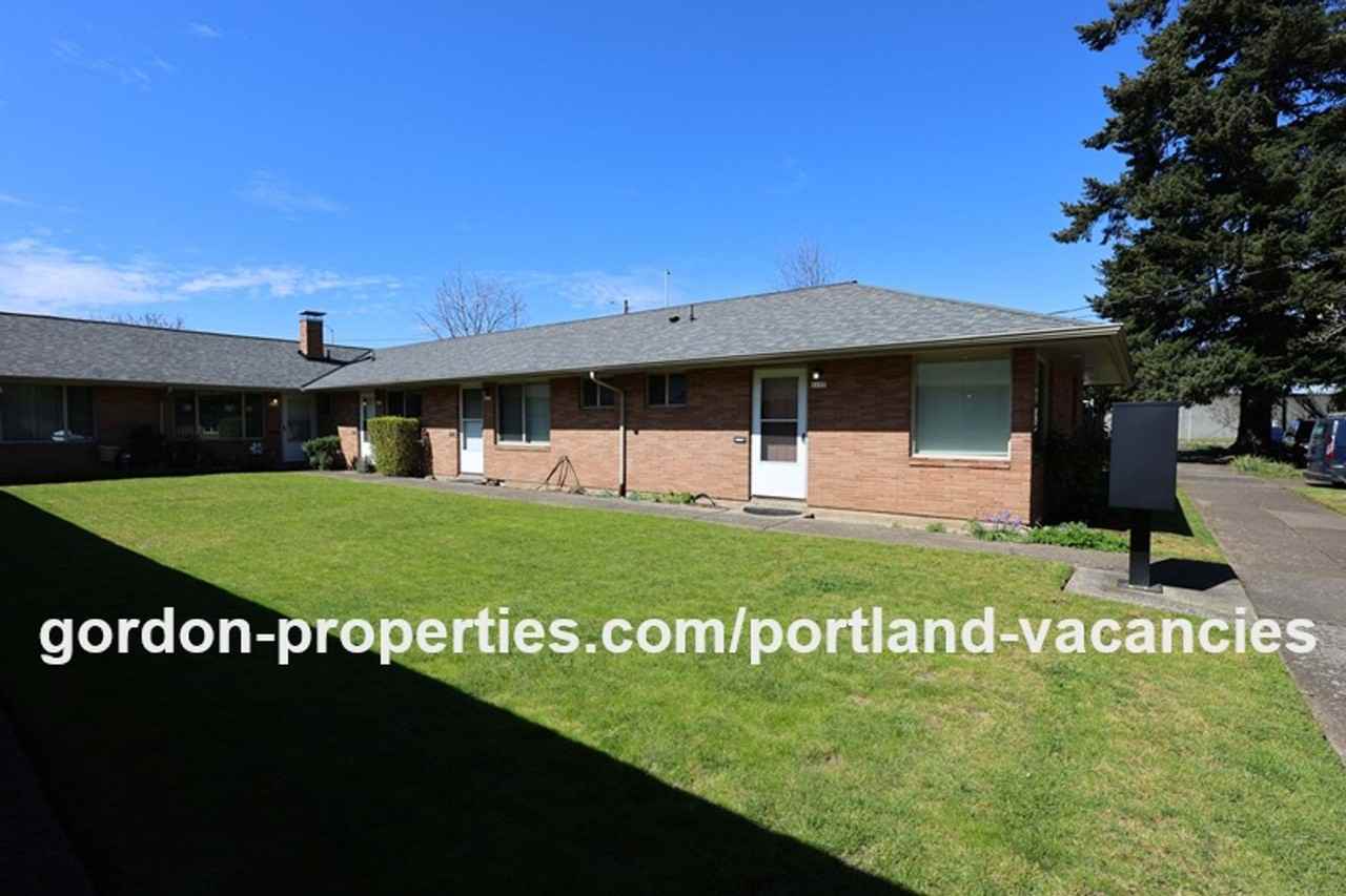 1177 Ne 65th Ave - Photo 2 of 23