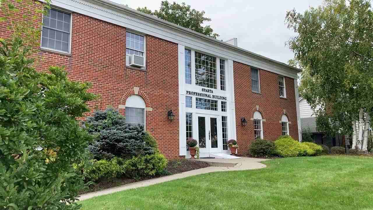 6 Apple Tree Lane - Photo 2 of 9