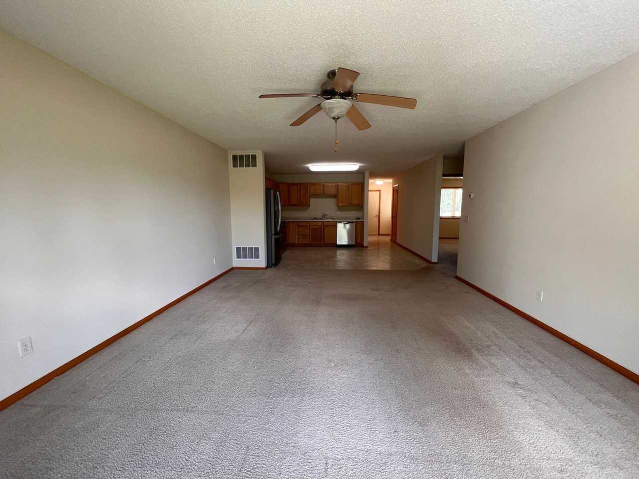 309 Williamsburg Pl Apt A - Photo 3 of 8