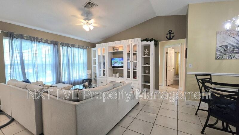 4123 Sw 21st Pl - Photo 3 of 29