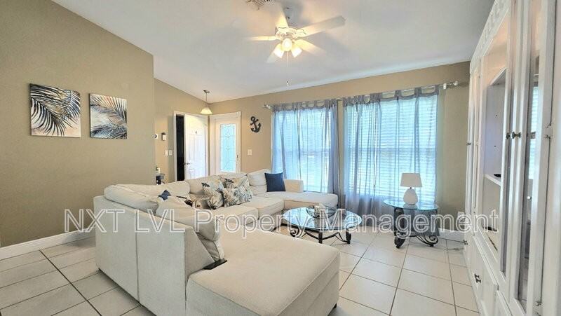 4123 Sw 21st Pl - Photo 4 of 29