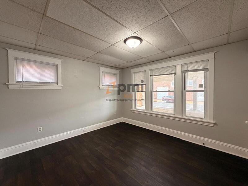 3708 Ivy Street Main Floor - Photo 2 of 15