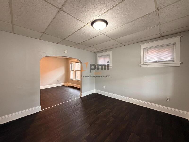 3708 Ivy Street Main Floor - Photo 3 of 15