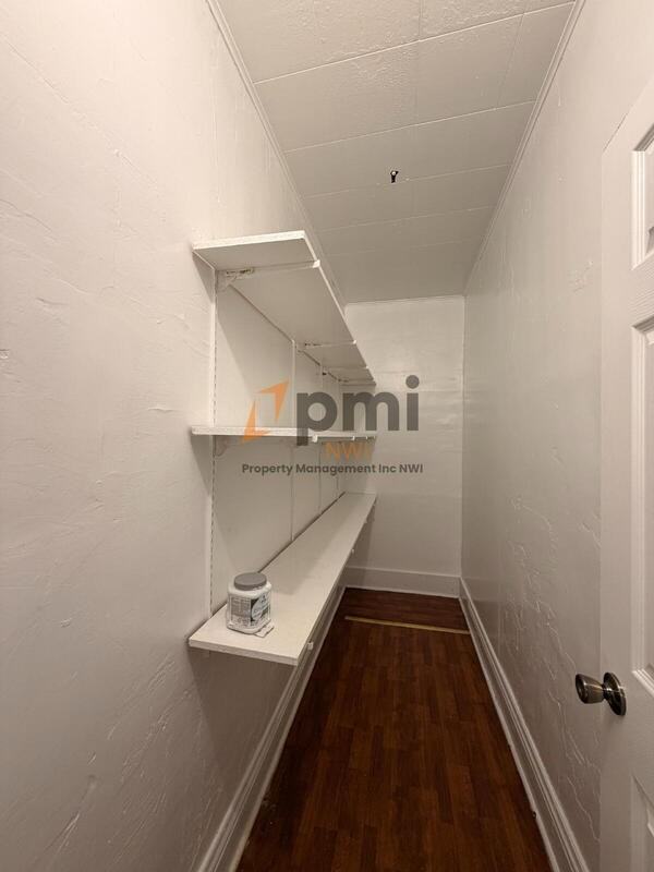 3708 Ivy Street Main Floor - Photo 7 of 15