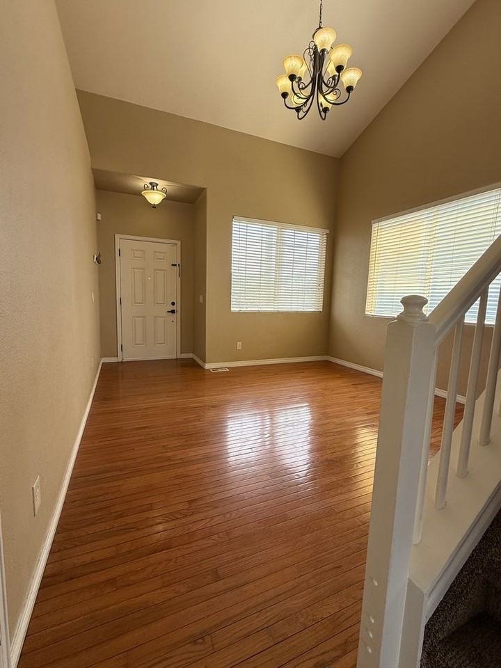 2280 Pinyon Jay Dr - Photo 7 of 43