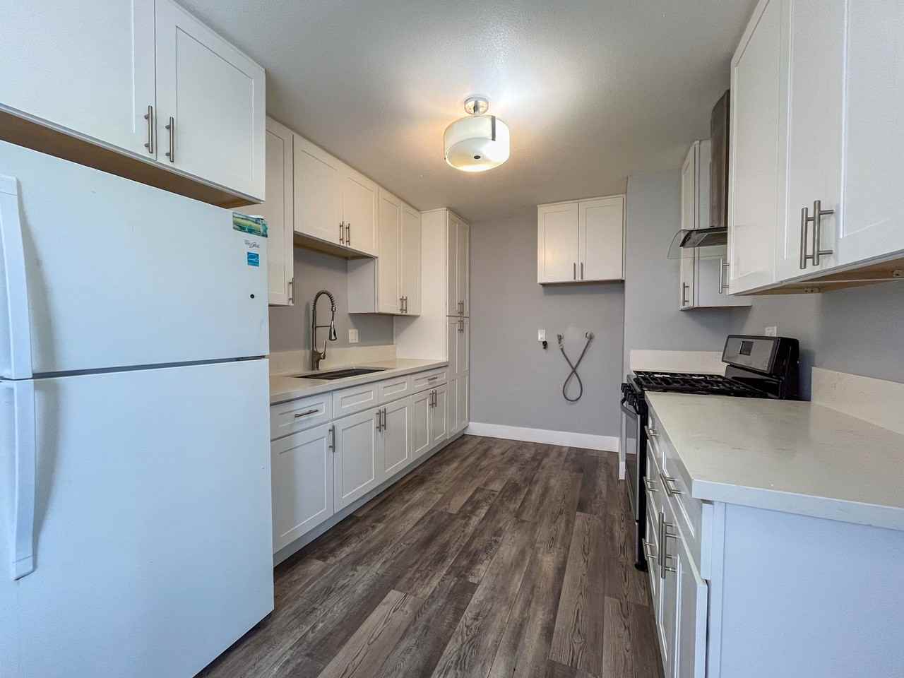 1411 E 20th St - Photo 2 of 6