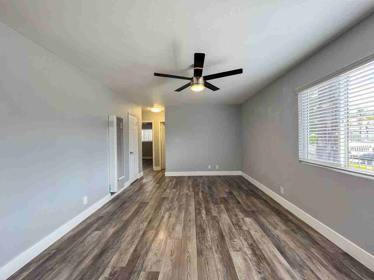 1411 E 20th St - Photo 3 of 19