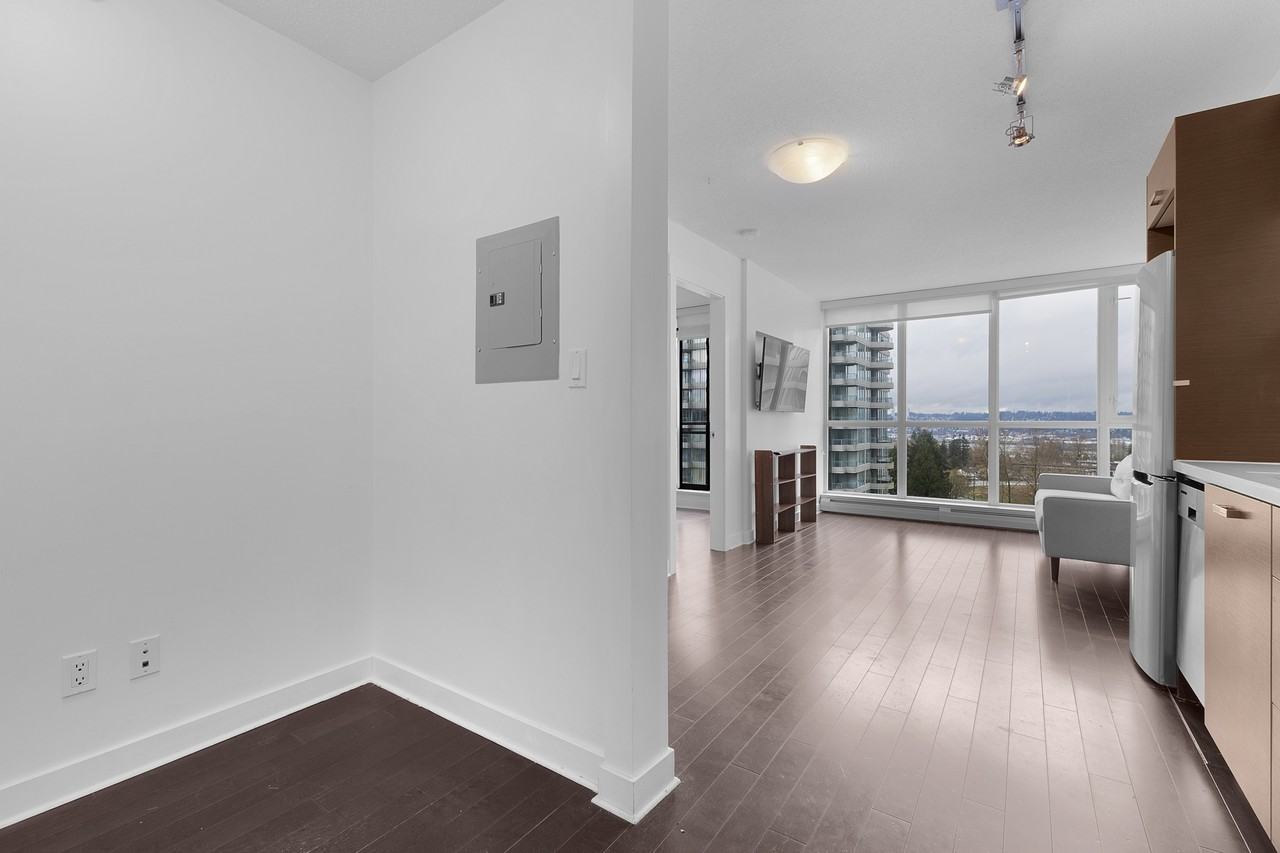 13380 108 Avenue #901 - Photo 3 of 9