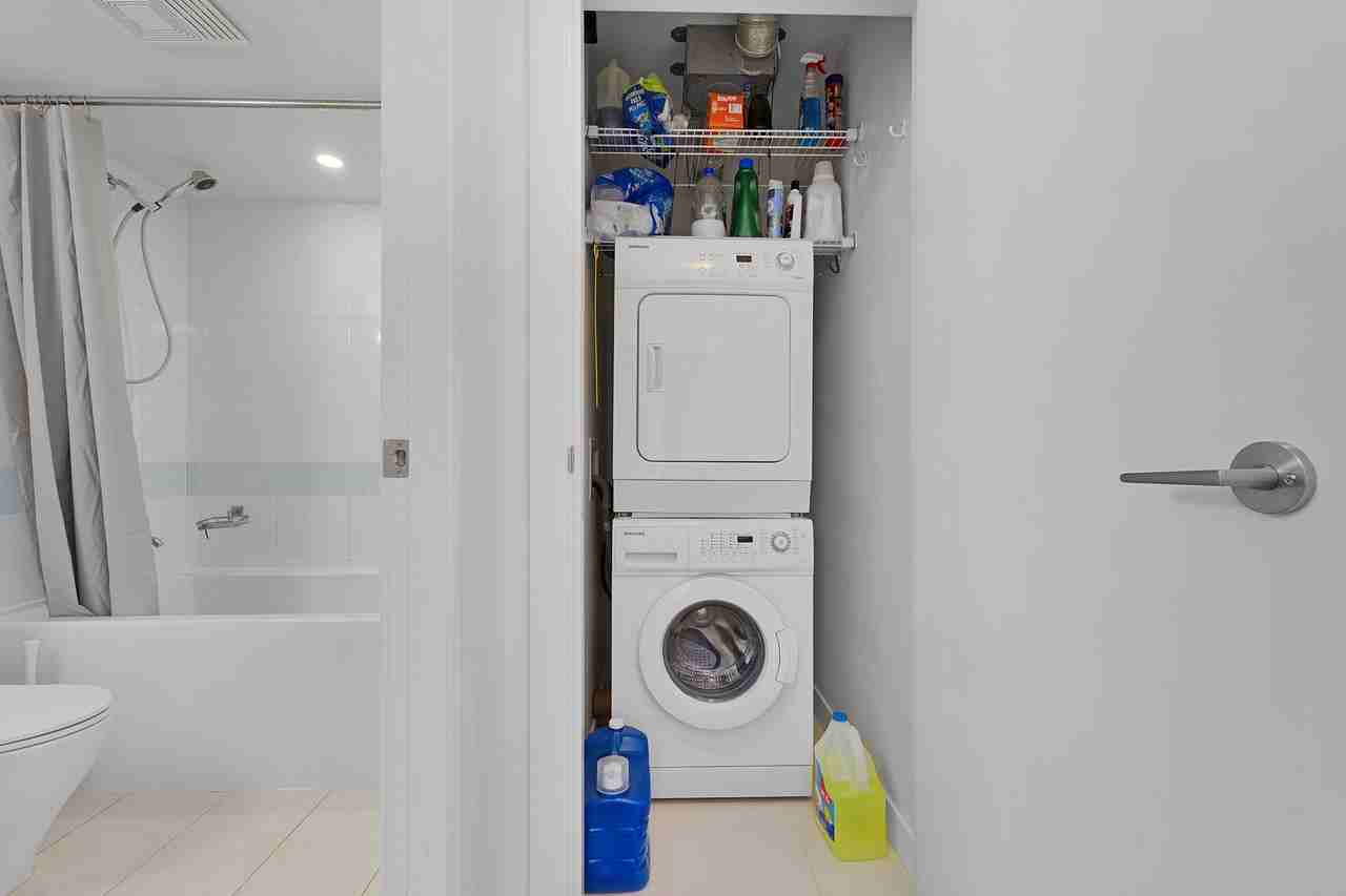 13380 108 Avenue #901 - Photo 4 of 9