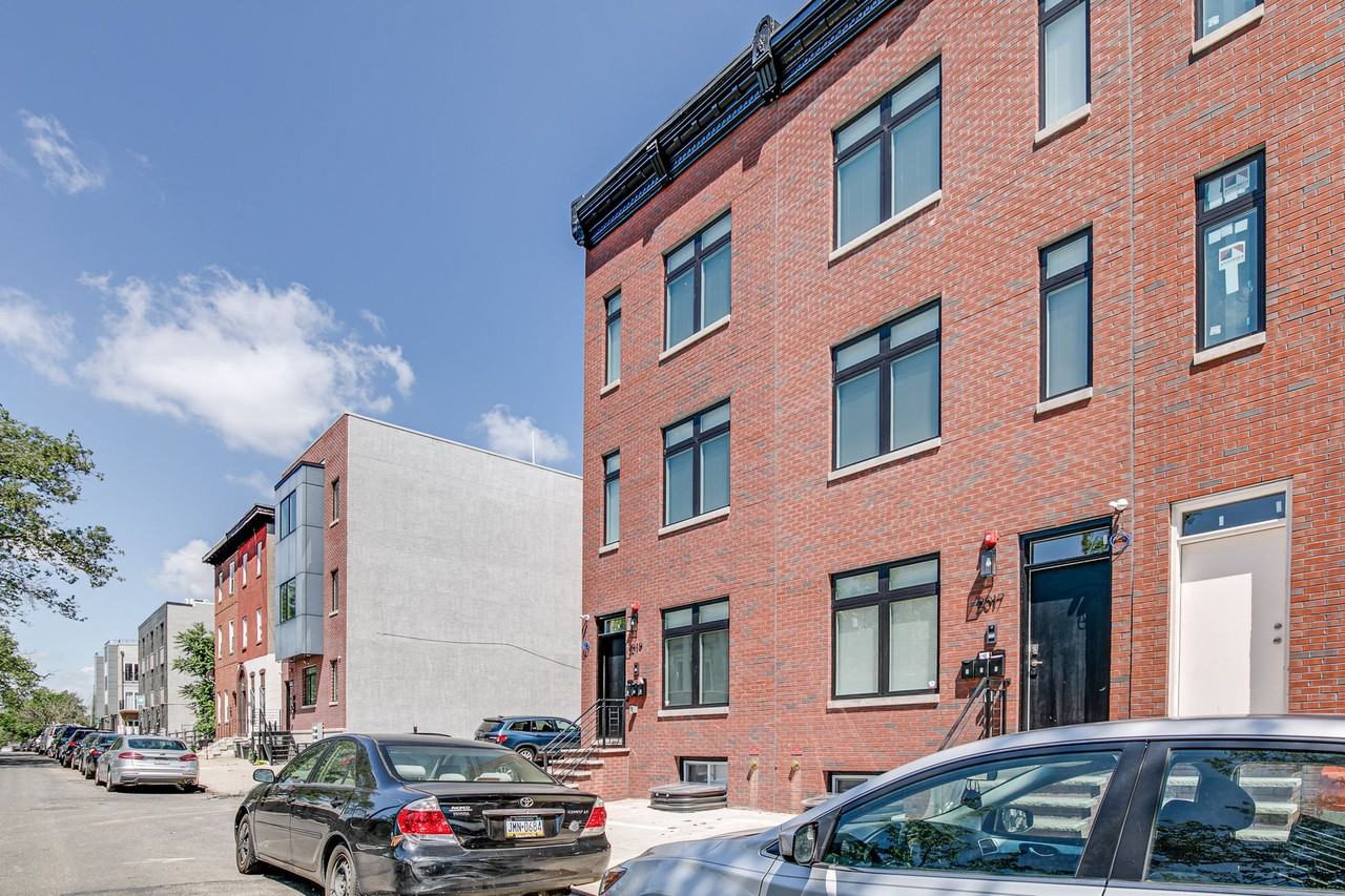 2015 N College Ave - Photo 4 of 11