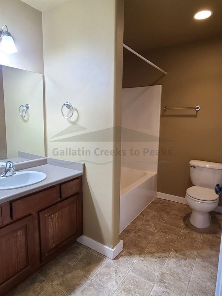 2242 BAXTER SPRINGS JCM LLC - Photo 7 of 10