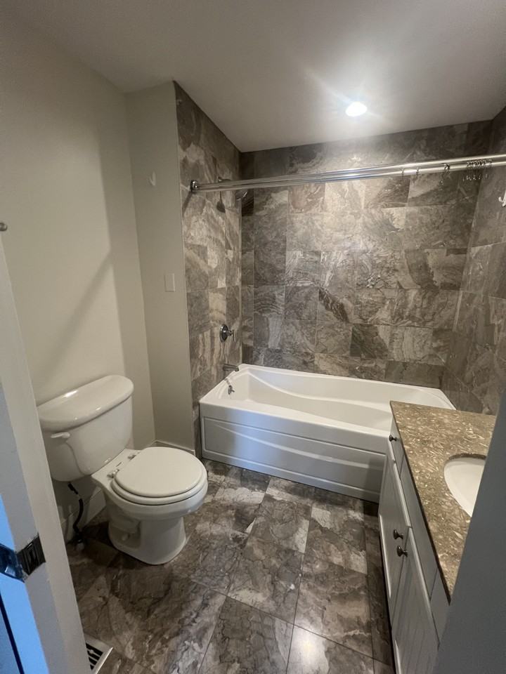 104 2nd St #U4 - Photo 5 of 14