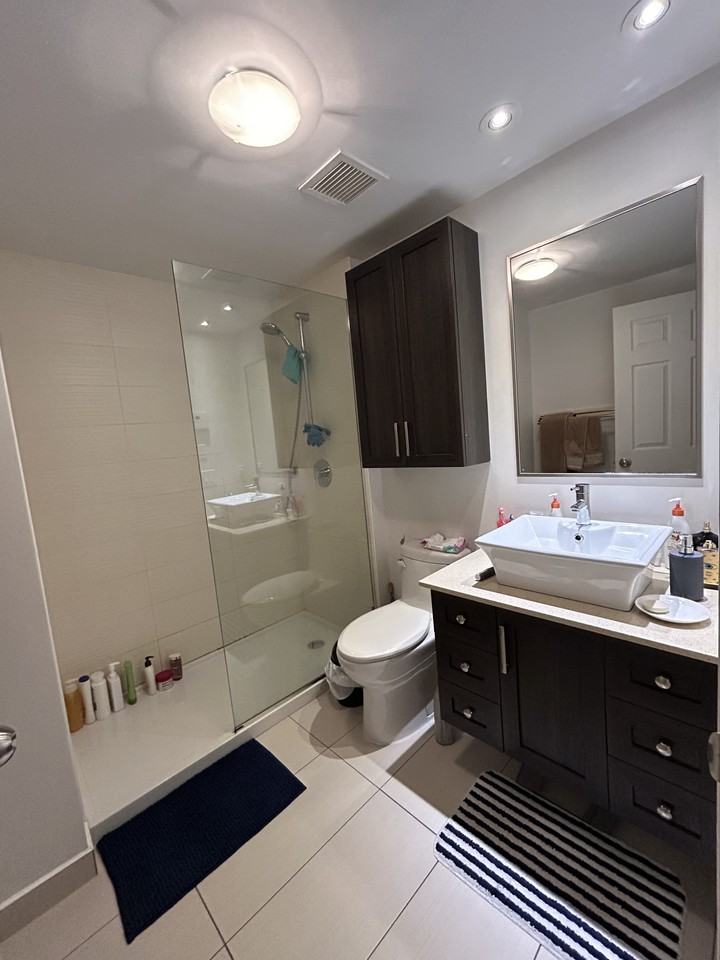 1205 Rue Mackay #202 - Photo 4 of 7