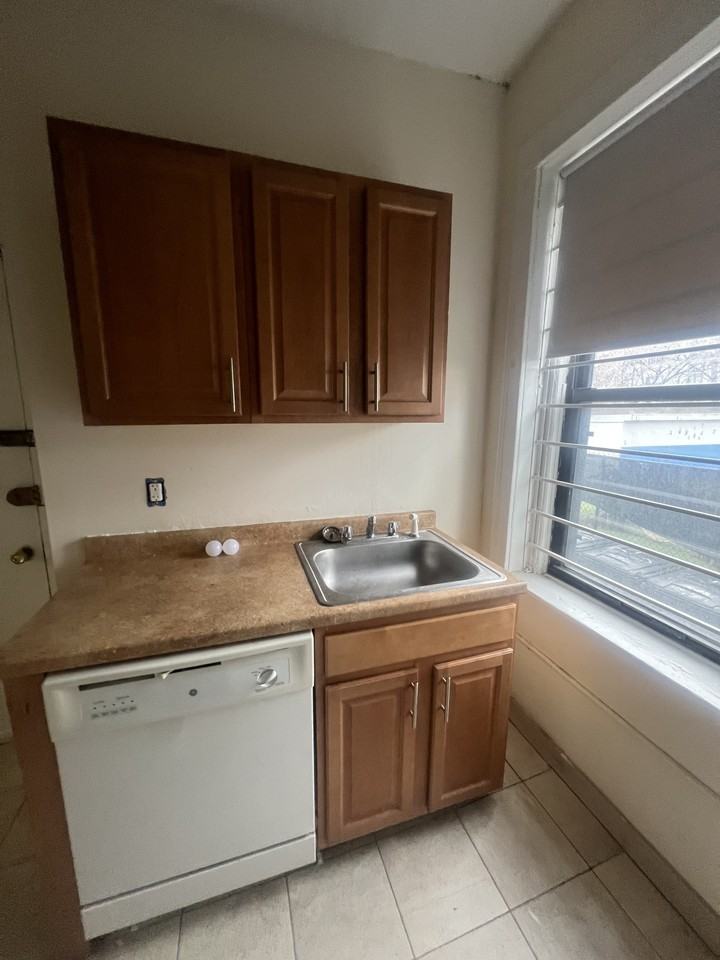 23 Brighton Ave #U2 - Photo 6 of 8