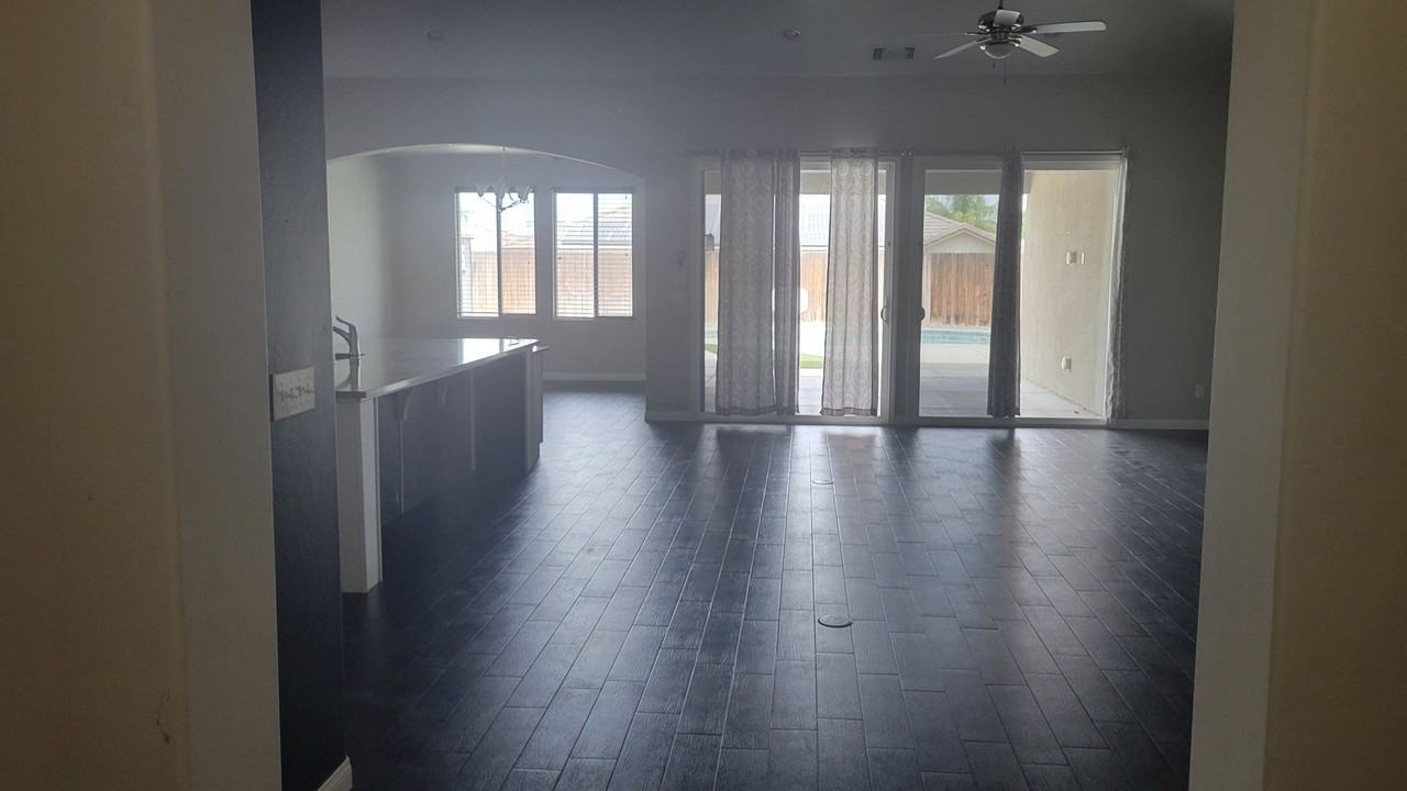 9508 Almond Creek Dr - Photo 2 of 22