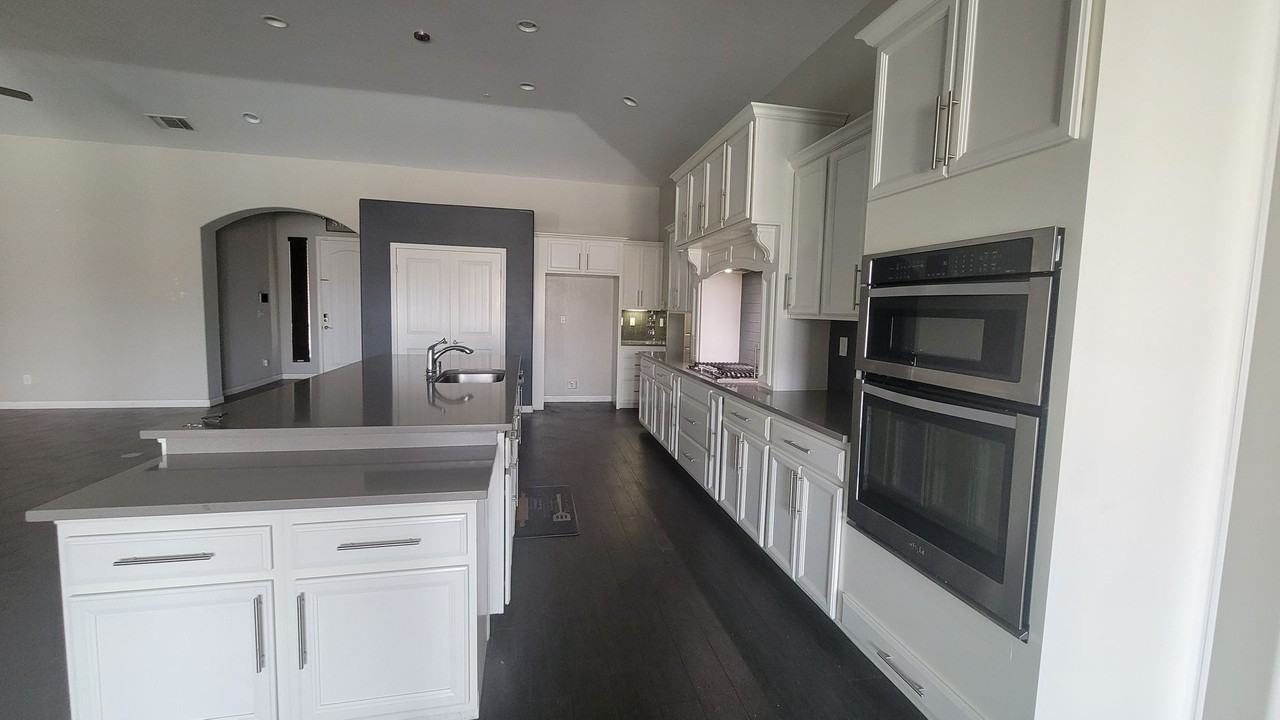 9508 Almond Creek Dr - Photo 3 of 22